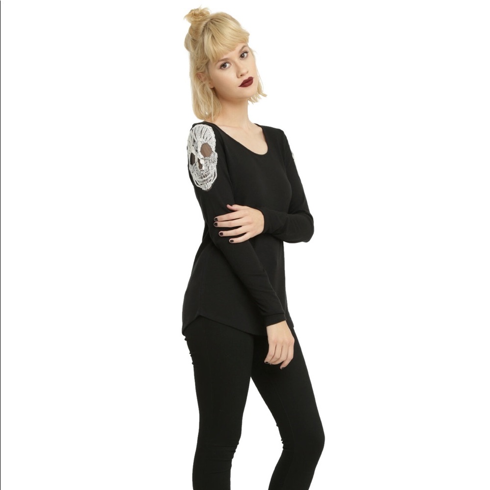 Crochet Shoulder Skull Pullover